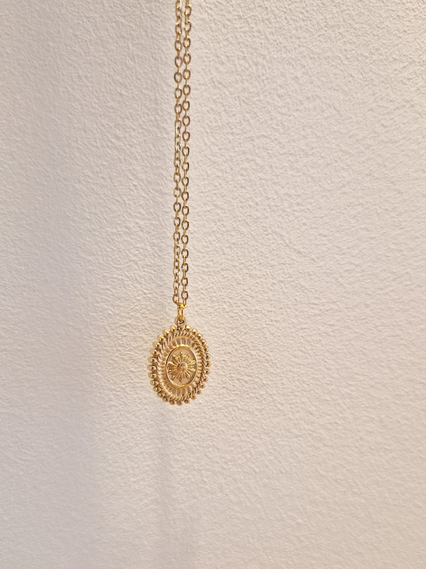 Collier Akili