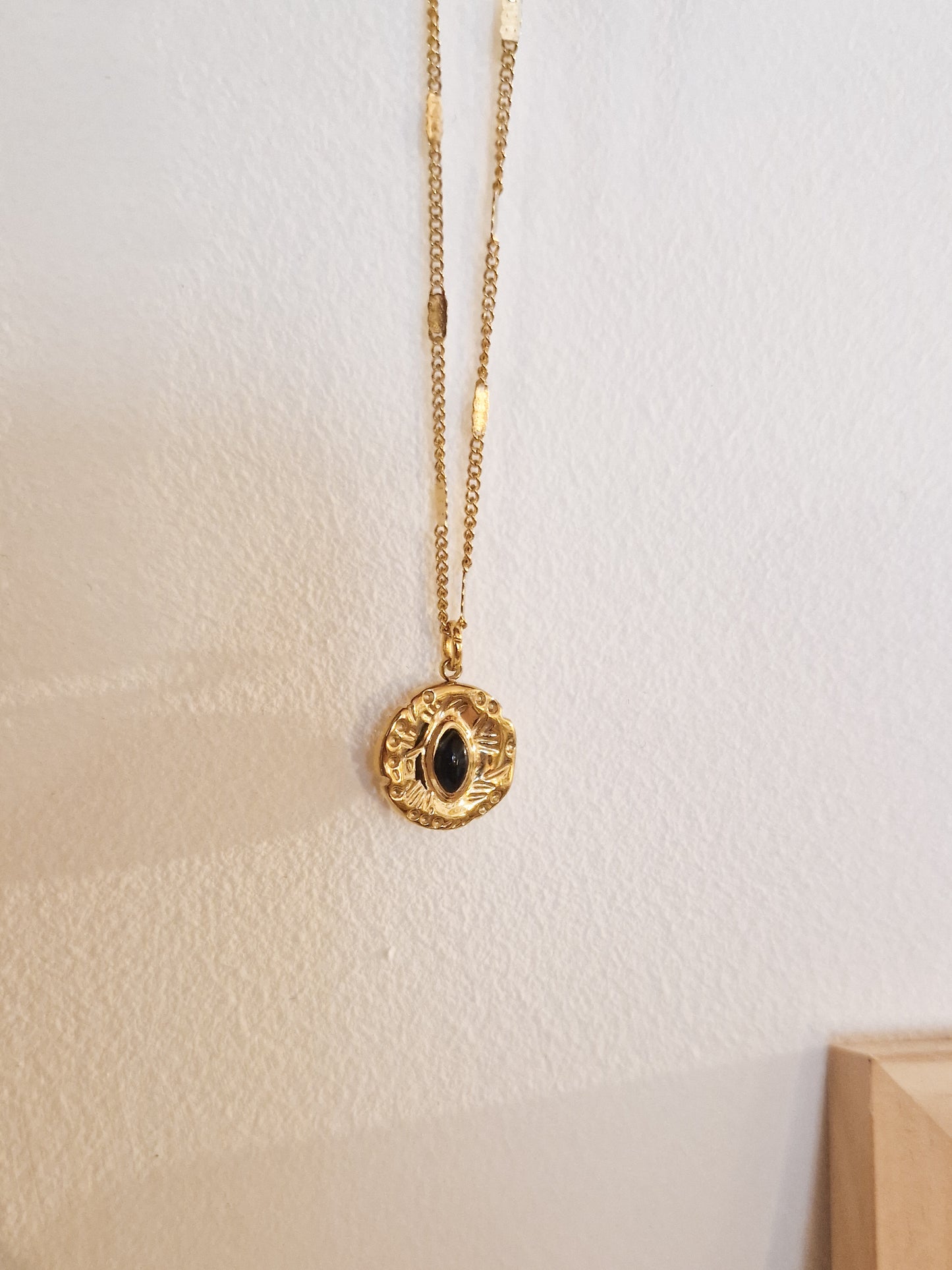 Collier Lara