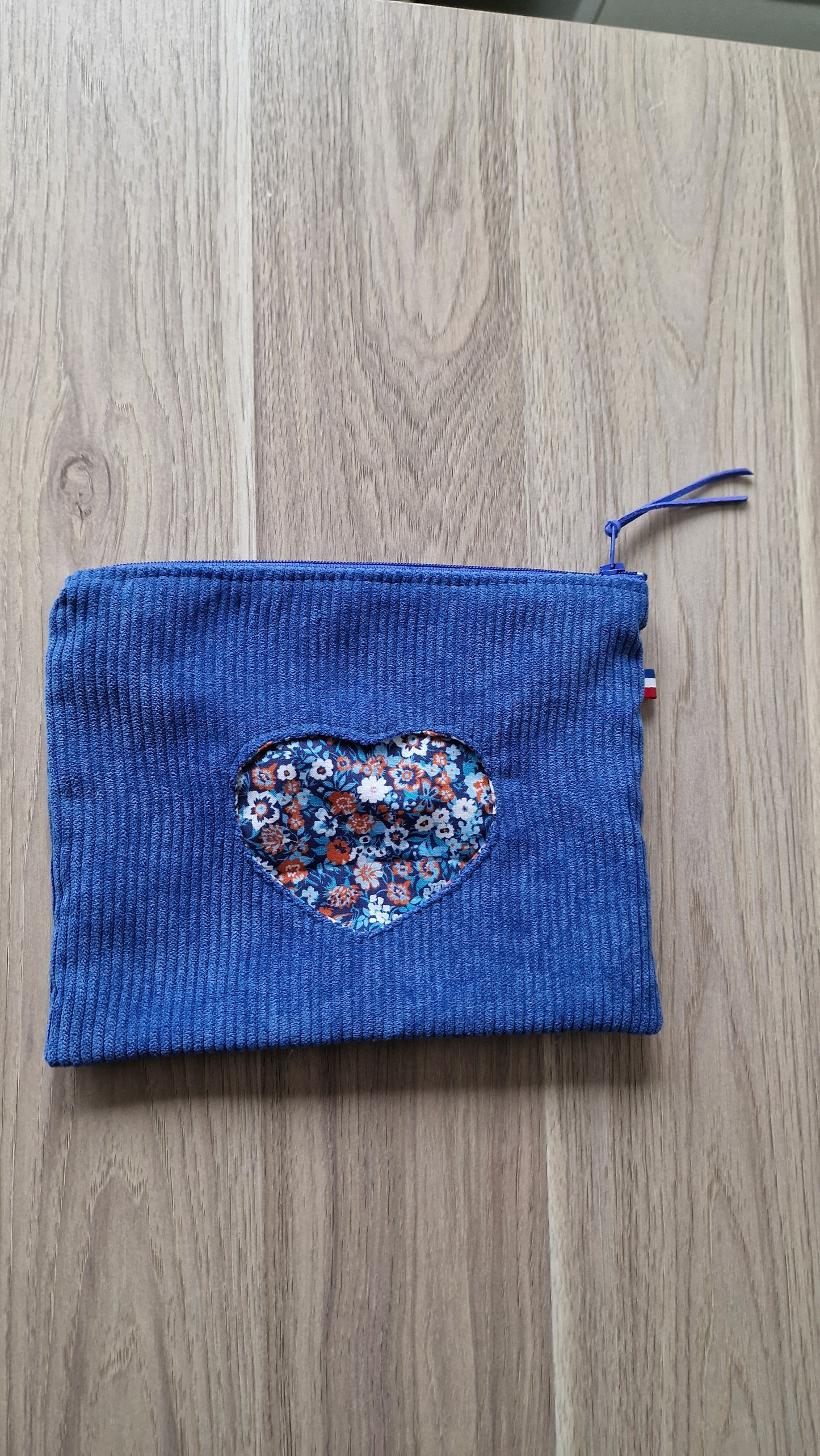 Pochette en velours Coeur bleu