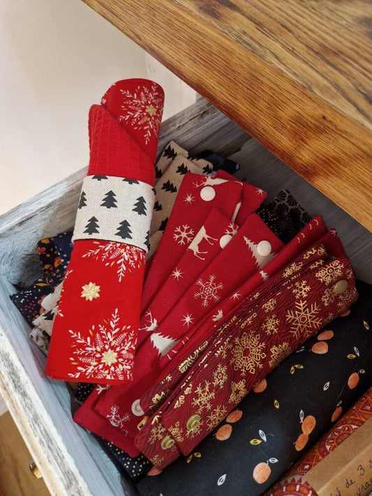 Rond de serviette en tissu et bouton pression pour table de Noël