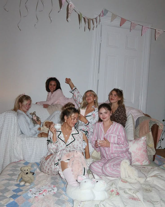 Soirée entre copines : les indispensables pour un moment parfait.