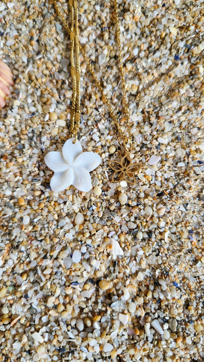Collier Fleur de Frangipanier en Nacre