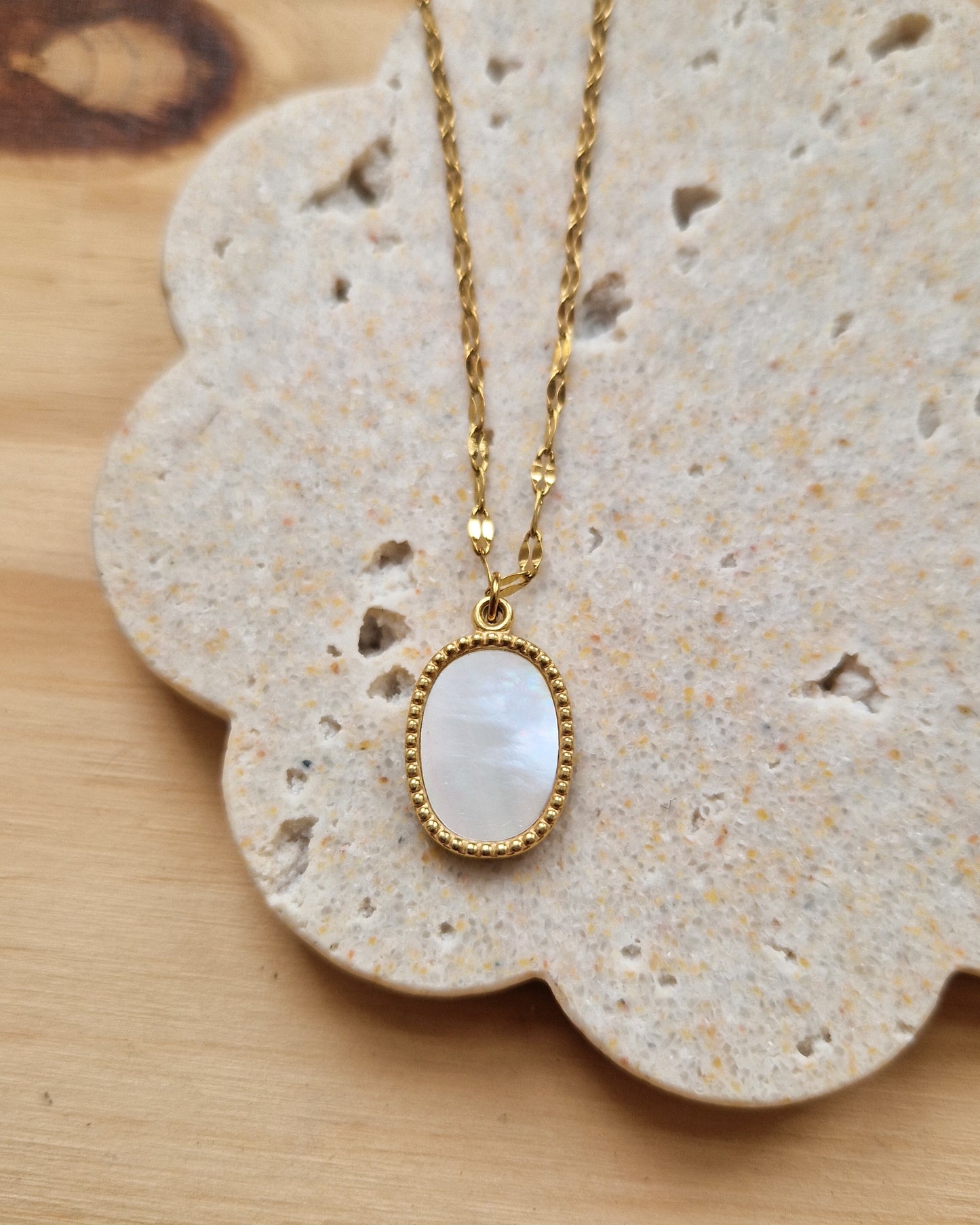 Collier Mahé