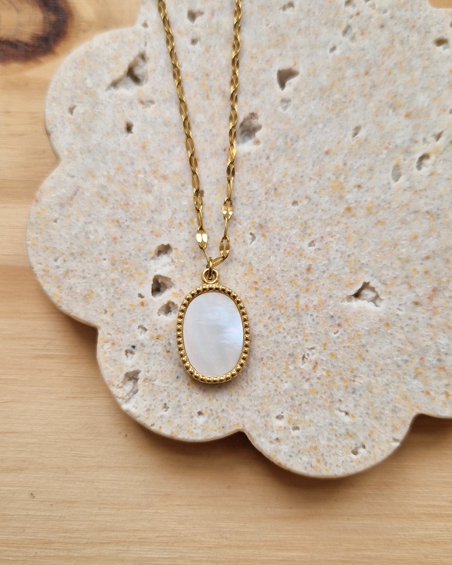 Collier Mahé