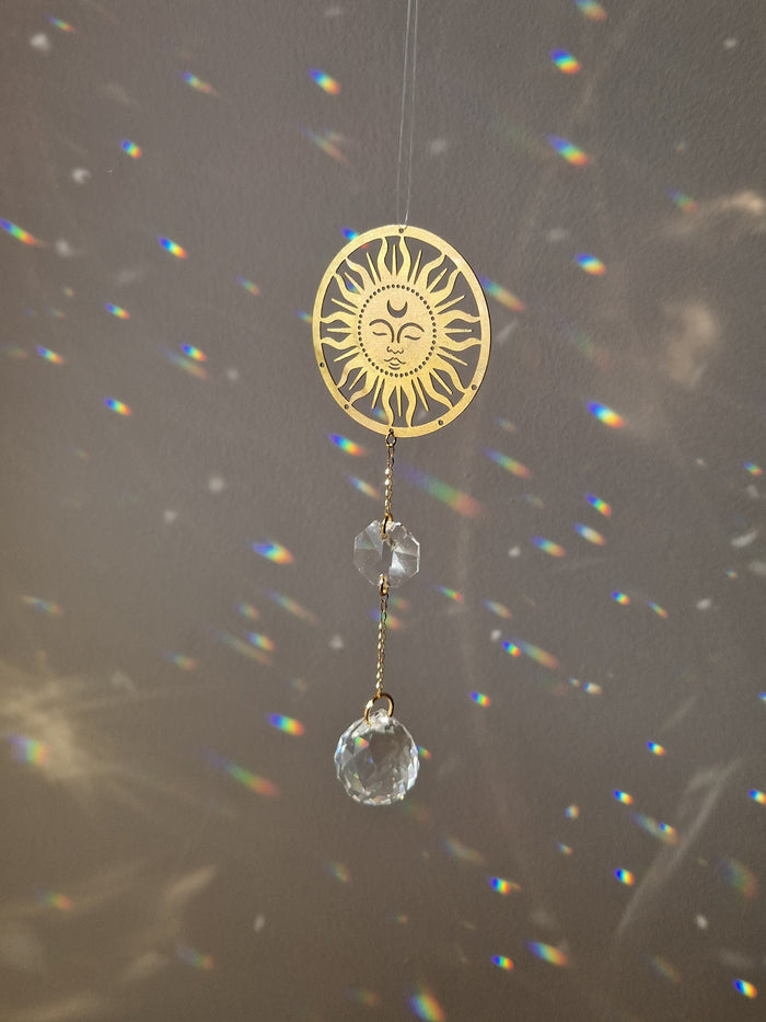 Attrape-soleil Médaillon soleil, modèle unique, en cristal facetté (suncatcher)
