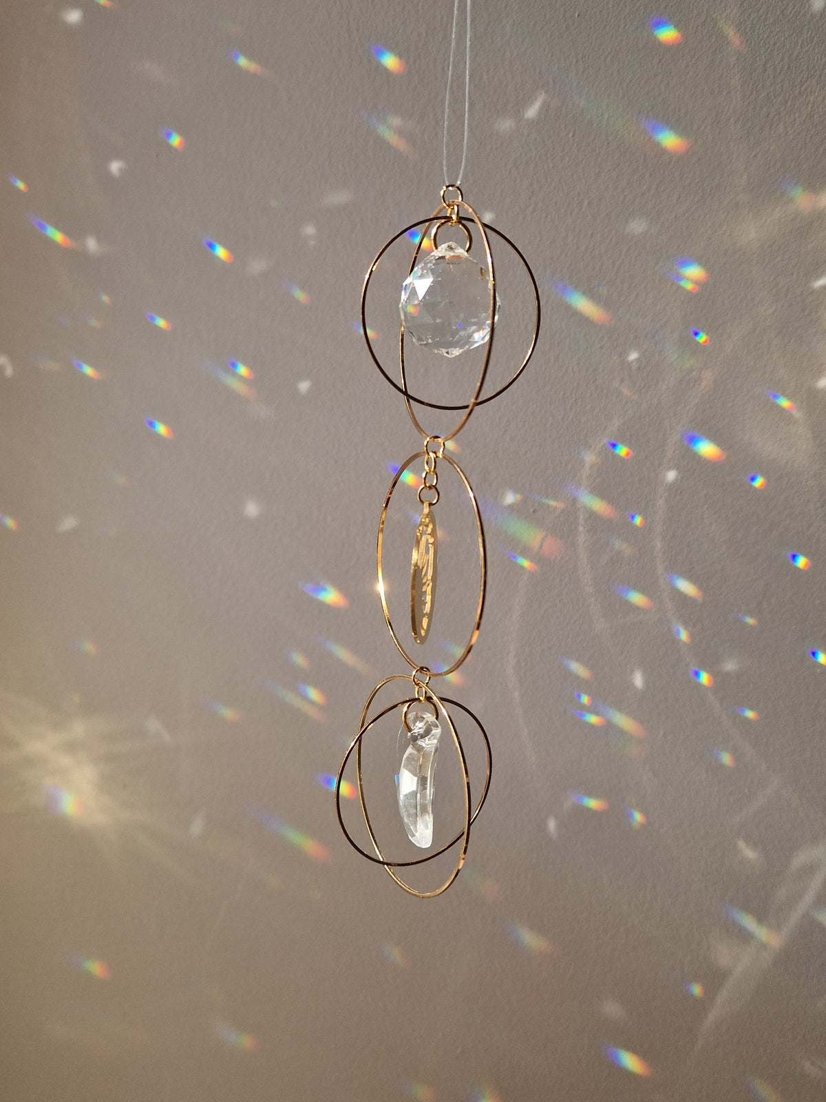 Attrape-soleil Trois anneaux, modèle unique, en cristal facetté (suncatcher)