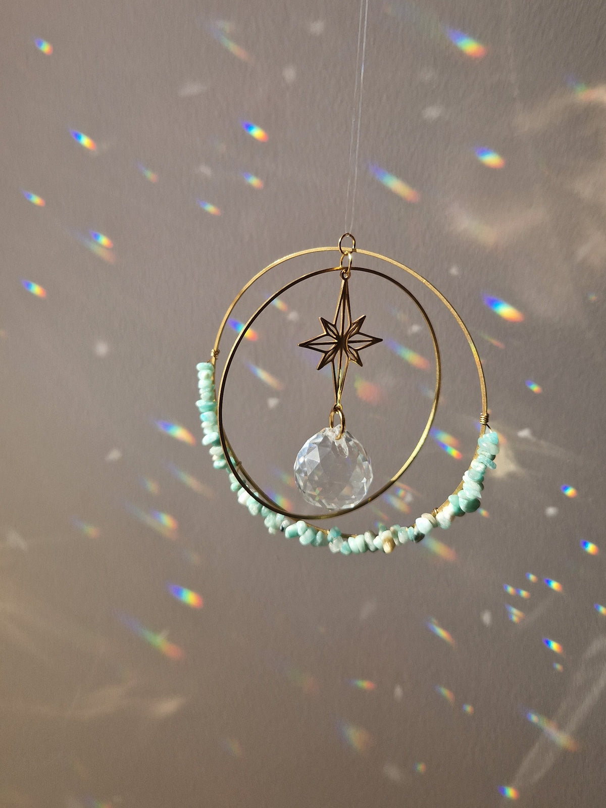 Attrape-soleil Pierre d'Amazonite, modèle unique, en cristal facetté (suncatcher)