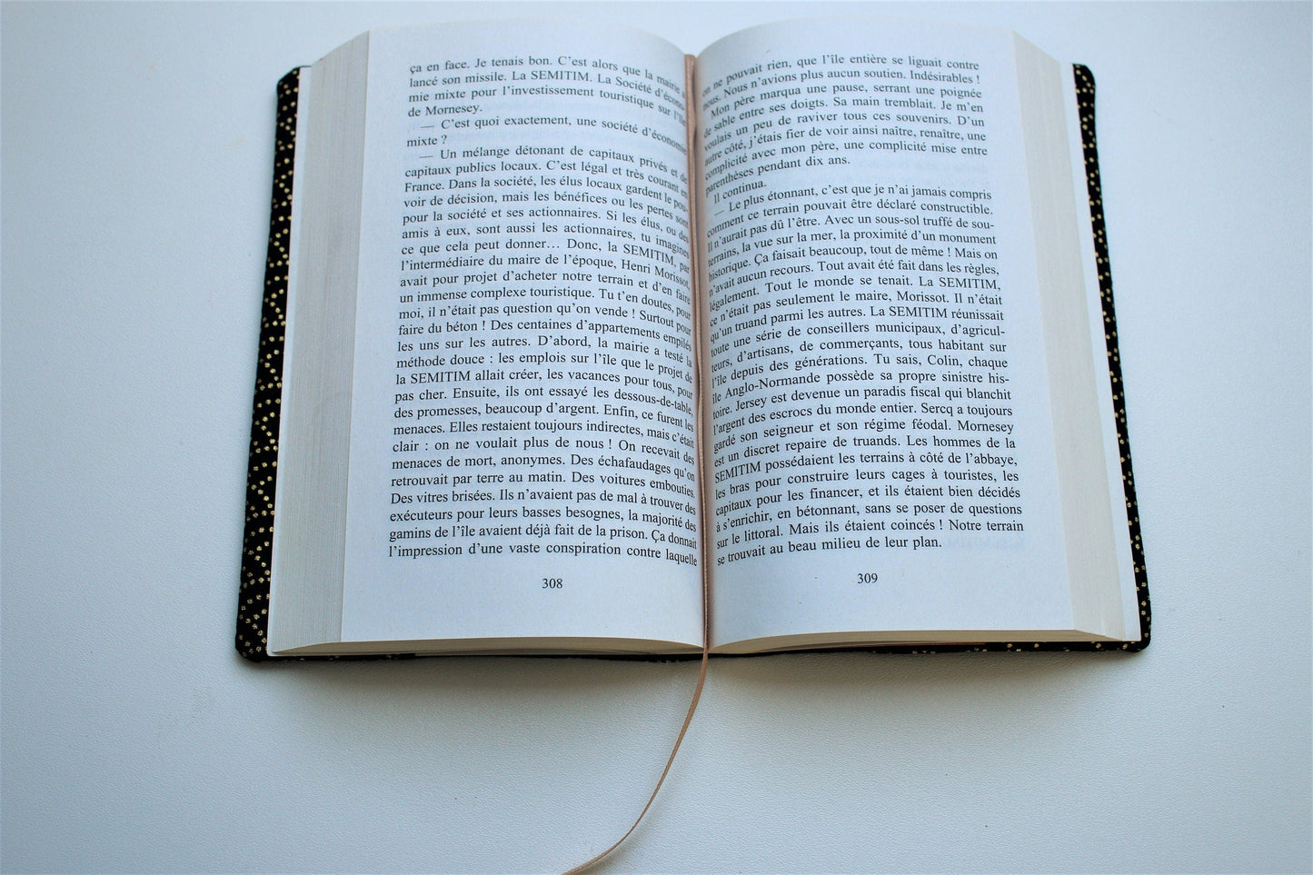 Couvre livre de poche avec marque-page intégré - Pochette/Couverture de livre - Possibilité de choisir la taille - Modèle Univers