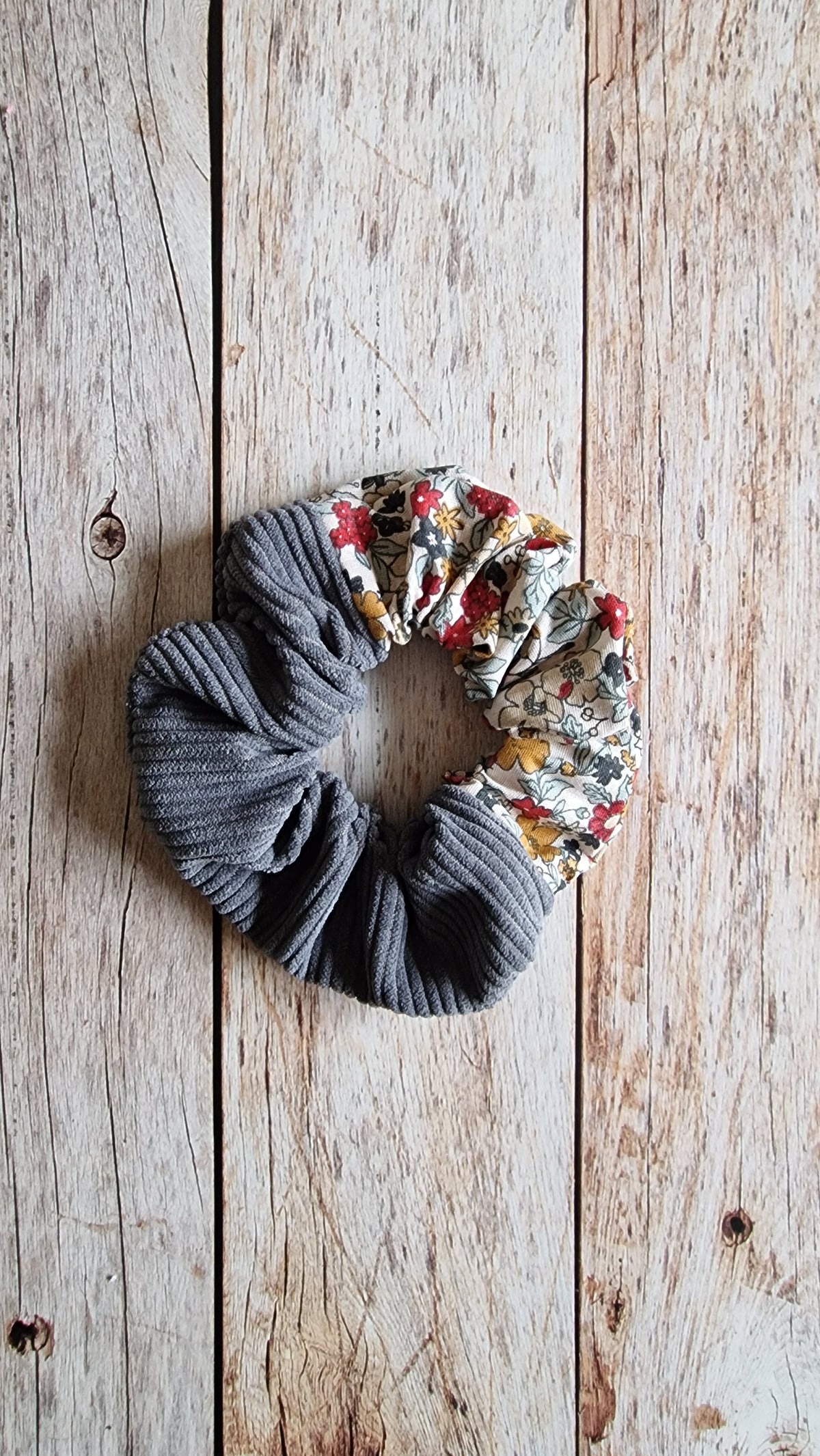 Chouchou fleuris velours gris