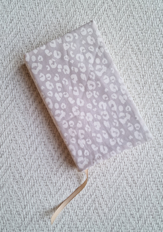 Couvre livre léopard beige