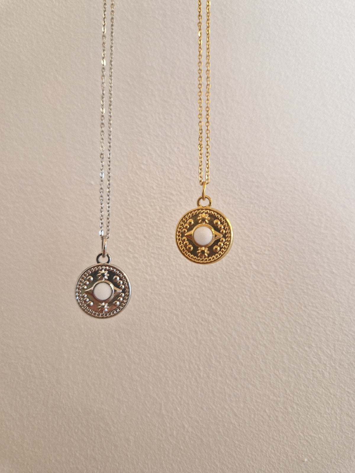 Collier Heru Blanc