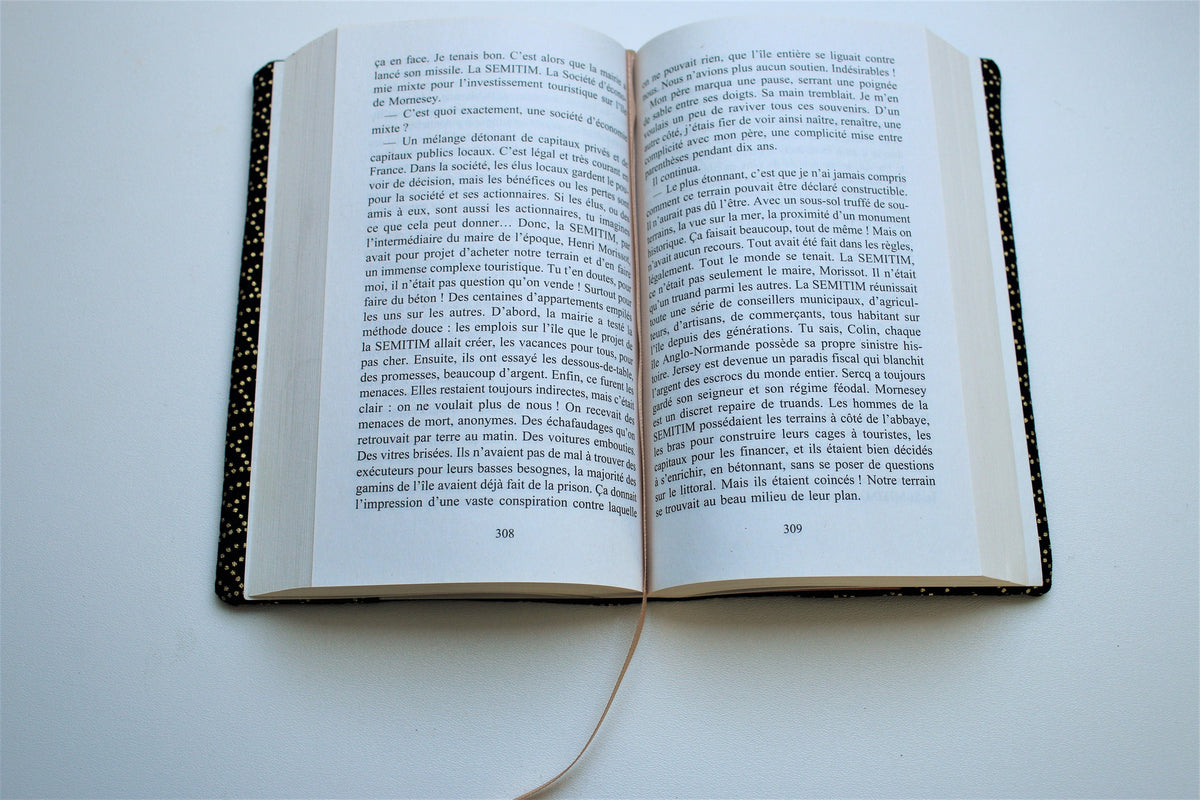 Couvre livre de poche avec marque-page intégré - Pochette/Couverture de livre - Possibilité de choisir la taille - Modèle Univers
