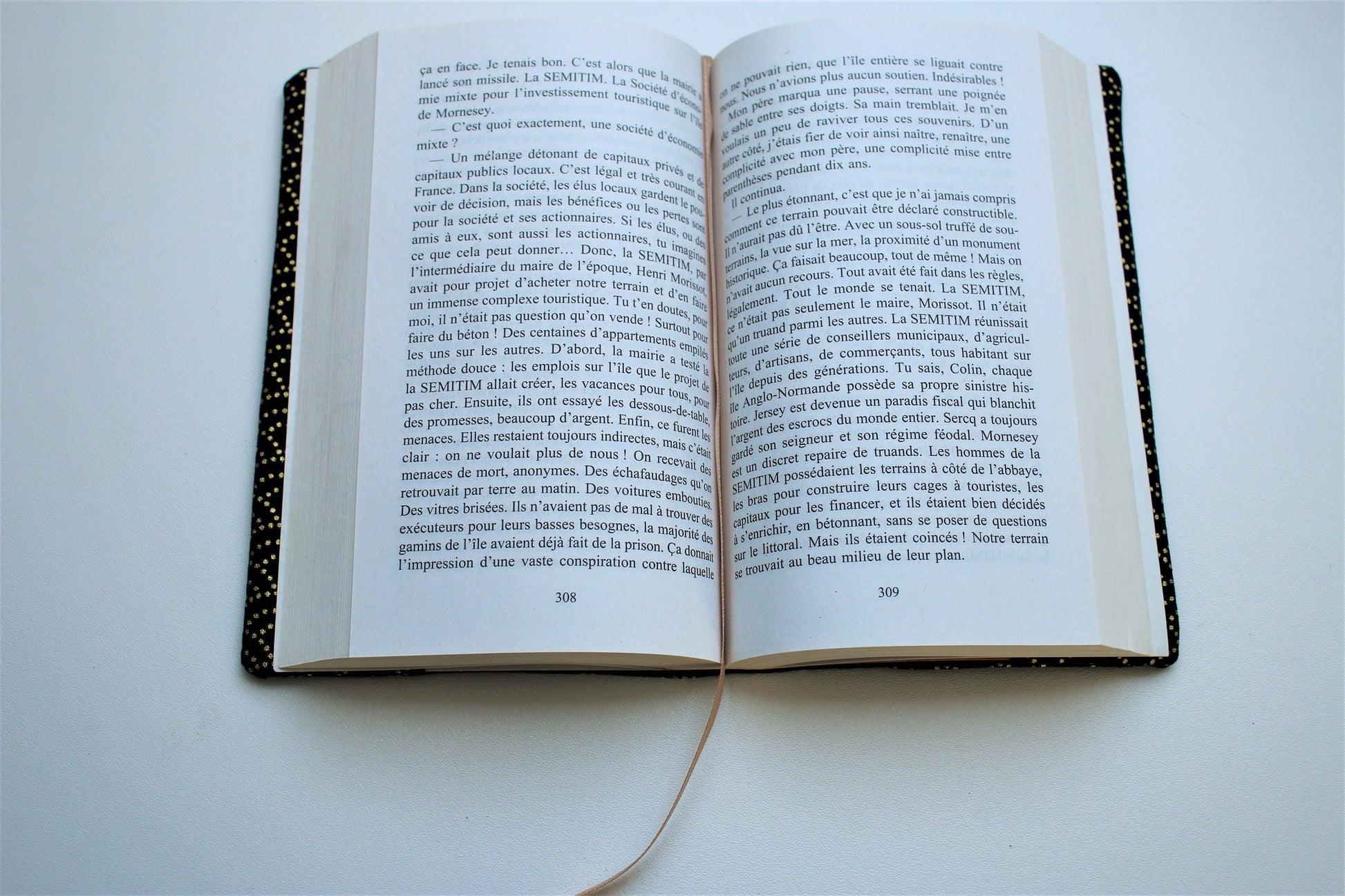 Couvre livre de poche avec marque-page intégré - Pochette/Couverture de livre - Possibilité de choisir la taille - Modèle John
