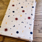 Couvre livre de poche avec marque-page intégré - Pochette/Couverture de livre - Possibilité de choisir la taille - Modèle Univers